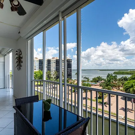 Beachside Condo W/ Pool, Lanai & Walk To Beach